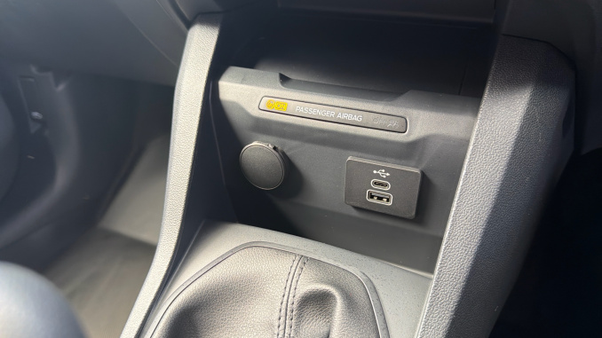 Ford Transit Courier Diesel 1.5 EcoBlue Trend Van - Image 25